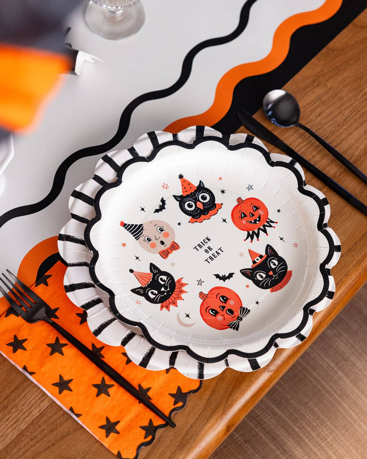 VHP1340 - Vintage Halloween Characters Plate My Mind’s Eye