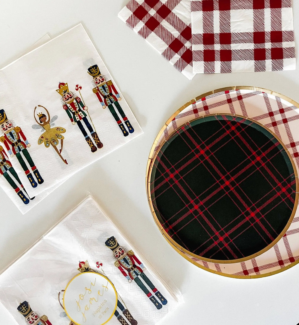 Farmhouse Christmas Dessert Paper Plate (8pcs) - Josi James - 7 Inch Plate