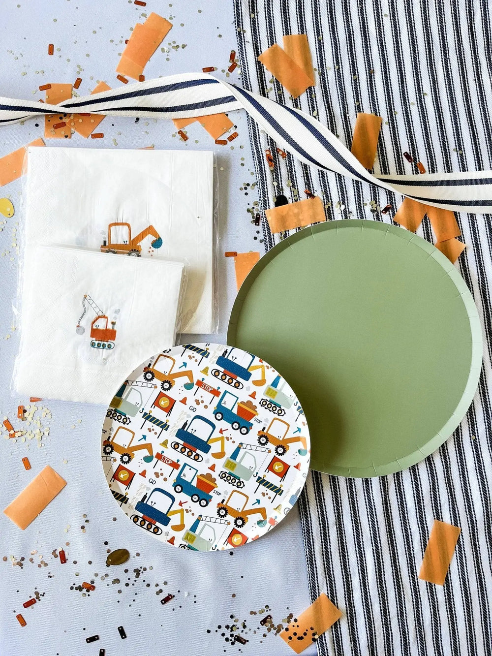 Green Paper Party Plate (12pcs) - Josi James - 9 Inch Plate